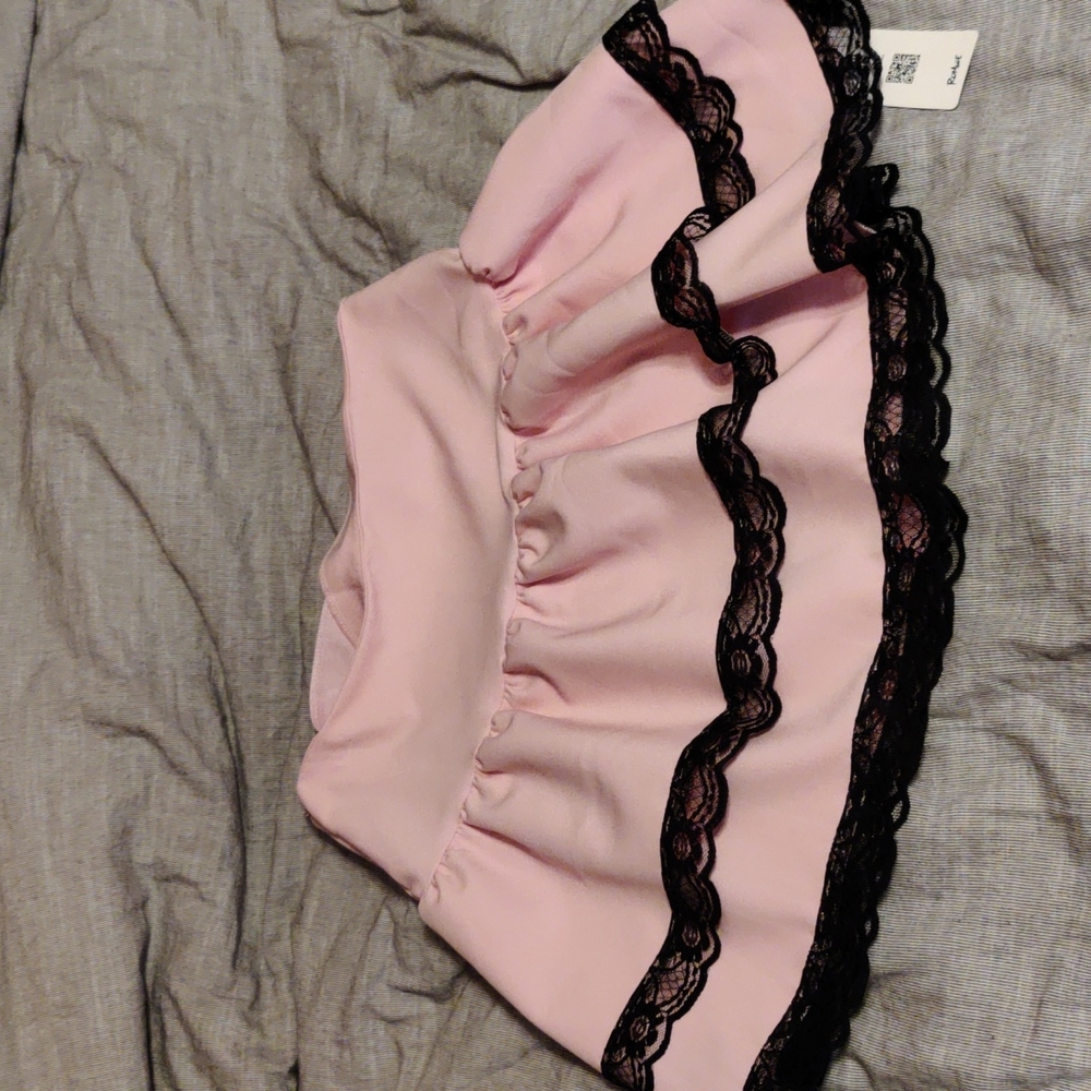 Pink skirt w/ black lace frill